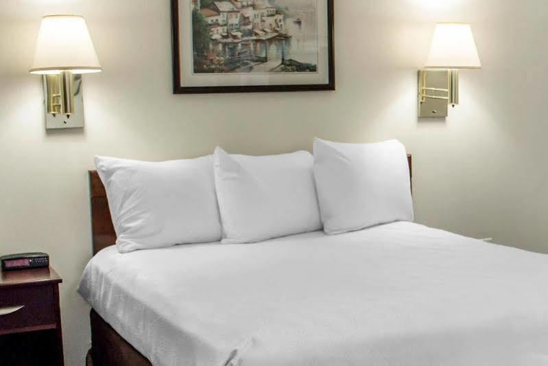Motel 6-Greensboro, NC - I-40 Buitenkant foto